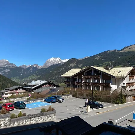 Ideal: A 400m Du Centre, Balcon Ouest, Casier A Skis - - Fr-1-693-97 *
