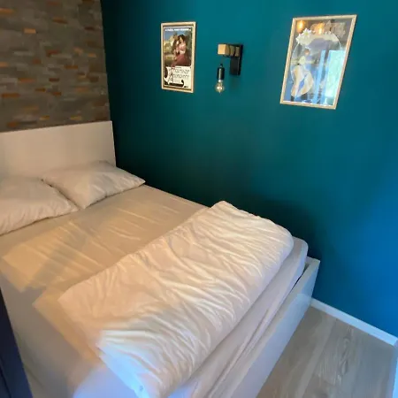 Idéalement Situé à Châtel, Proche Des Commodités - Fr-1-693-97 Apartamento